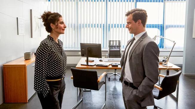 Walking on Sunshine - Episode 2 - Z filmu - Proschat Madani, Claudius von Stolzmann