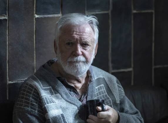 FOTO: Jaromír Hanzlík si roli střhl s gustem. – stránka 45