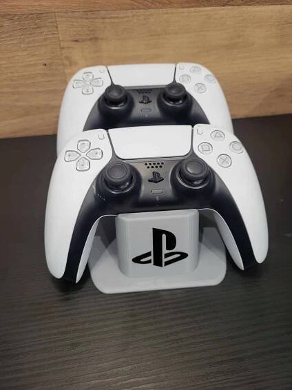 Stojan na ovladače - držák na pady PS3 PS4 PS5 Xbox - univerzální Výrobce žádná značka