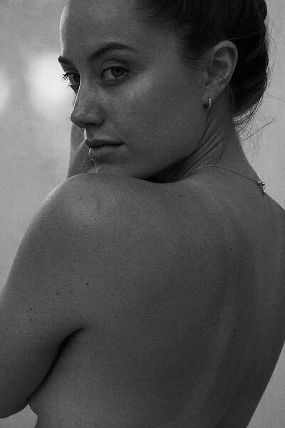 Modeling - carlyv.com