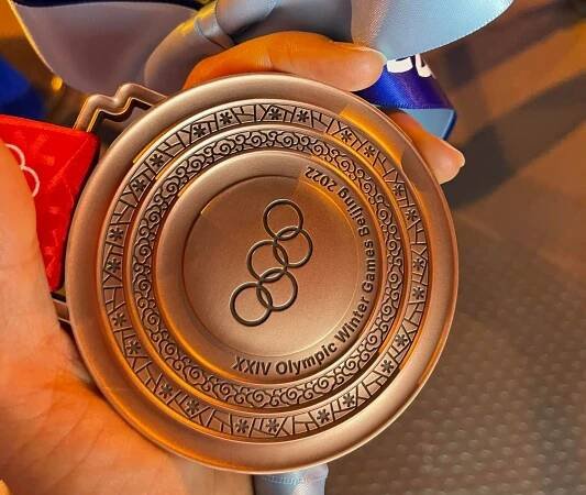 Olympiáda den 16: Sáblíková se s vlajkou loučila s Pekingem. Vzhůru do Milána a Cortiny 2026! - OLYMP CSMV