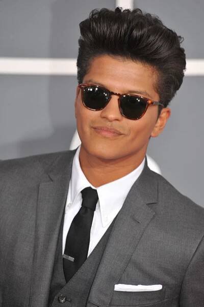 Bruno Mars vystoupí při slavném Super Bowlu, můžete být u toho! - First Style
