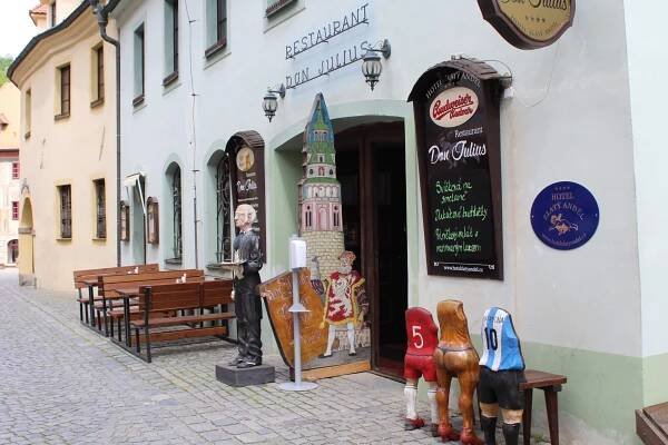 Český Krumlov - ruku v ruce