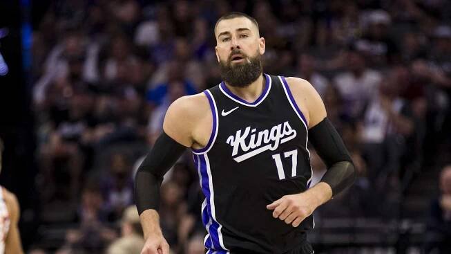 Kings Trade Away Jonas Valanciunas in First Offseason Deal