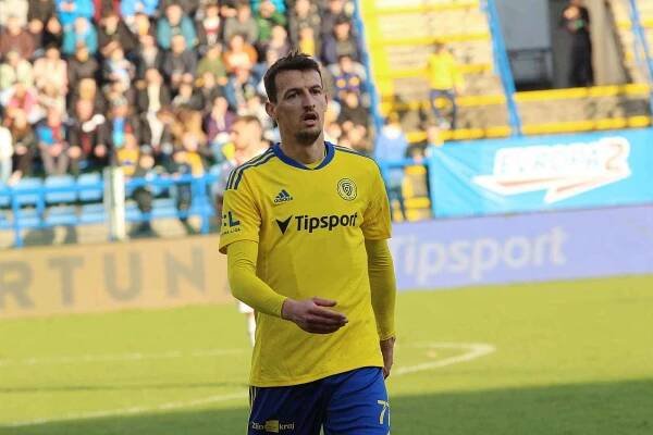 Fotbalisté Zlína (žluté dresy) ve 21. kole FORTUNA:LIGY vyzvali sousední Slovácko.