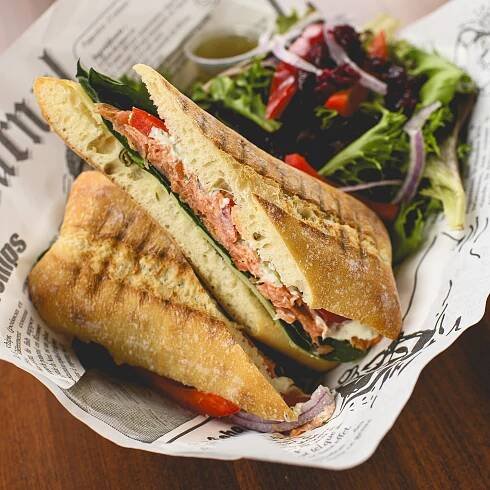 Photo principale de Panini à la truite fumée