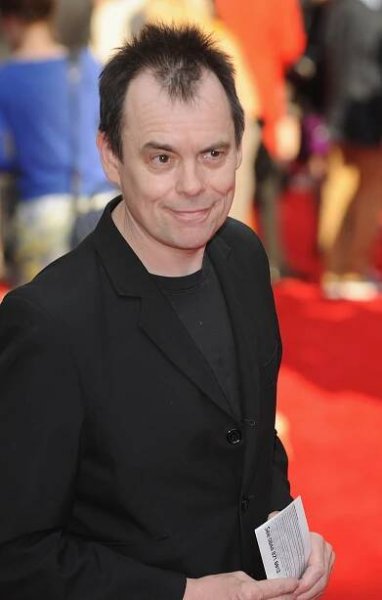Kevin Eldon at an event for Karlík a továrna na čokoládu (2005)