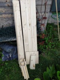 Dřevěné truhlíky – Kolem domečku