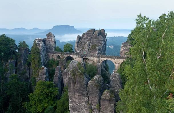Soubor:Basteibrücke morgens.jpg – Multimediaexpo.cz