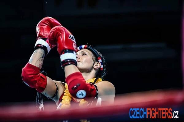 Česká zápasnice míří do Londýna bojovat o světový titul WKU - www.czechfighters.cz