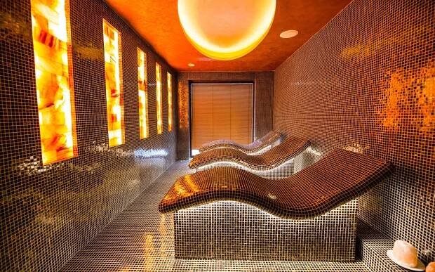 Mariánské Lázně: 4* Hotel St. Moritz Spa & Wellness s procedurou a neomezeným vstupem do bazénu + polopenze