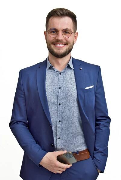 Karel Pazdera, Váš realitní makléř