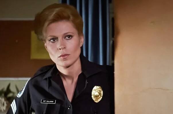 Leslie Easterbrook slaví 74. Poznali byste v ní ještě seržantku Callahanovou z Policejní akademie?