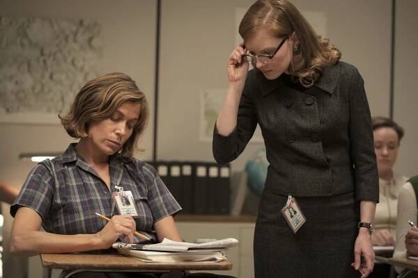 For All Mankind - Nixonovy ženy - Z filmu - Sonya Walger, Wrenn Schmidt