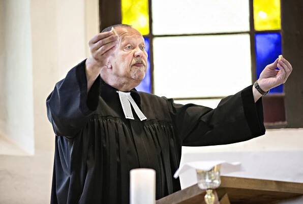 7. Miloslav Vašina při bohoslužbách v evangelickém kostele v Šonově u Nového Města nad Metují - neděle 12. července 2015