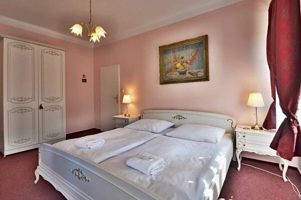 Restaurace A Hotel Bílá Paní S.r.o. Rooms: Pictures & Reviews - Tripadvisor