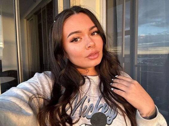 Who Is Kat Holmes? Biography, Adult Creator, Relationship, Net Worth, Onlyfans, Family, 9