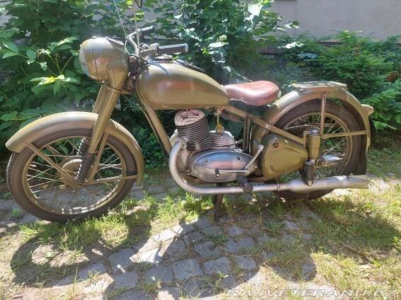 Jawa 250 Pérák