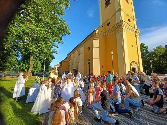 Farnosť Mojmírovce