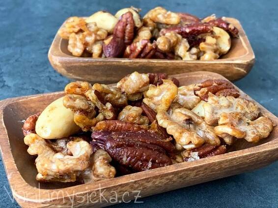 Pečené kořeněné ořechy - Pozor! Návykové! - vařilamyšička.cz