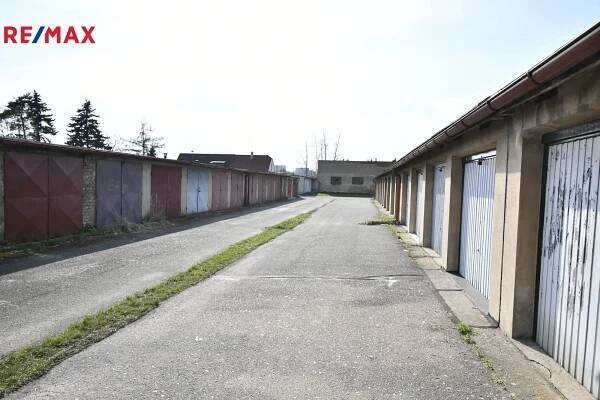 Pronájem garáže 18 m2, Slezské Předměstí - Hradec Králové
