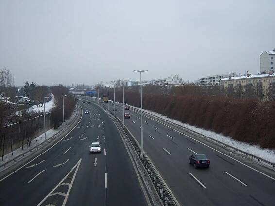 Dálnice A23 (Rakousko) ve Vídni u dálničního sjezdu Altmansdorf.