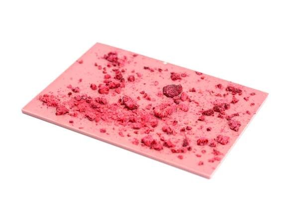 Ružová / RUBY čokoládová tabuľka s posypom lyofilizovaných malín 50g