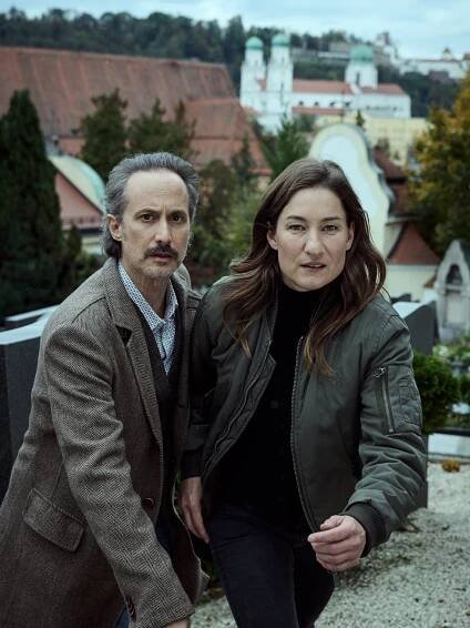 Michael Ostrowski, Marie Leuenberger - Ein Krimi aus Passau - Bis auf den Knochen - Z filmu