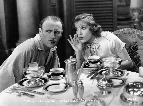 Roland Young, Lili Damita - This Is the Night - Z filmu