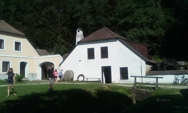 Buškův hamr, Tipy na výlet