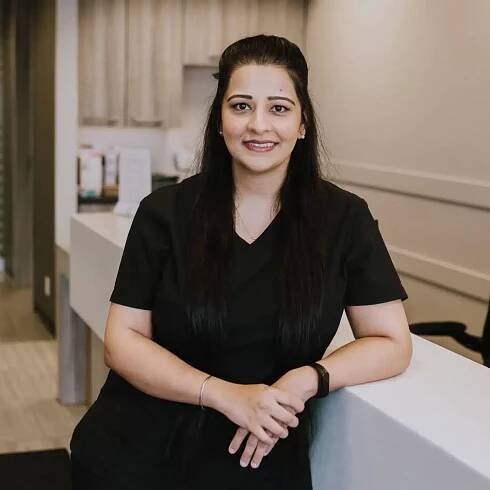 dr simran kaur - dentist airdrie ab