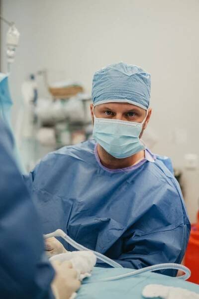 MUDr. Ing. MARTIN OUZKÝ – atestovaný doktor estetické chirurgie