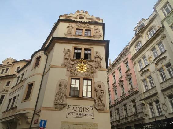 House at the Golden Well black death