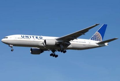Súbor:Boeing 777-222, United Airlines JP7267996.jpg – Wikipédia