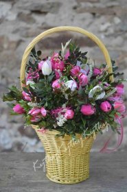 Prostorové dekorace | Koš plný tulipánů | Kytkykytkykytky.cz - Výroba a prodej sušených květin, věnců, dekorací ...