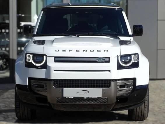 Land Rover Defender 110 D300 X-DYNAMIC SE MY25.5* | Autosalon Dajbych