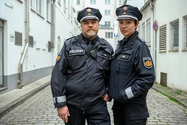 Das Gesetz sind wir - Promo - Aljoscha Stadelmann, Julia Koschitz
