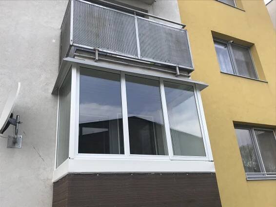 Zasklení balkónu – posuvný rámový systém