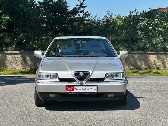Hezká Alfa 164 s zajímavým motorem | Veteráni na Truc