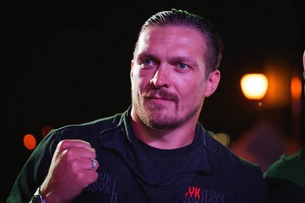 VIDEO: Bitva Fury vs. Usyk má své datum! Nejděsivější muži planety se střetli tváří v tvář, doručili agresivní staredown a museli je oddělovat - Ruik.cz
