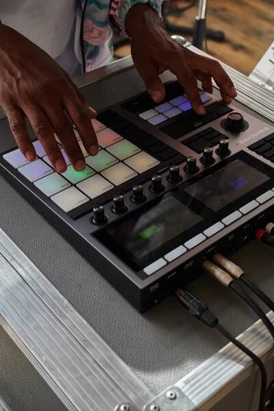 Maschine+ (Plus) Distributor Native Instruments - Allegro