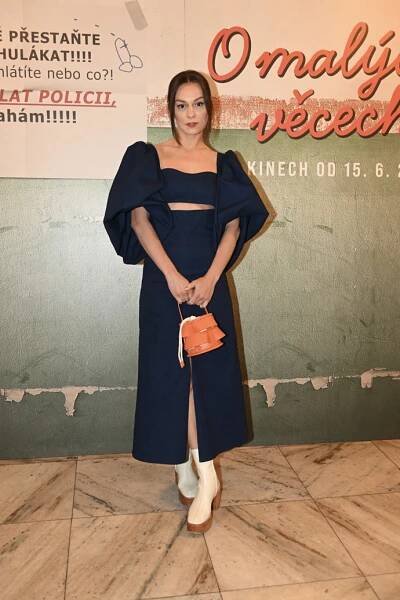 FOTO: Beáta Kaňoková na premiéře filmu O malých věcech. – stránka 34