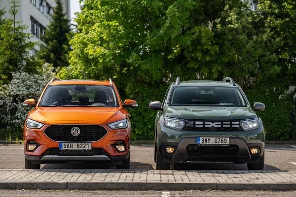 Má se Dacia začít bát? Bestseller Duster proti čínskému vyzyvateli MG ZS v souboji dostupných SUV