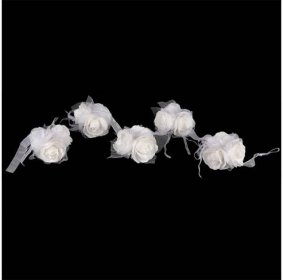 Girlanda z 5svazků růžiček po 3 květech na stuze , barva bílá , umělá dekorace PRZ2919