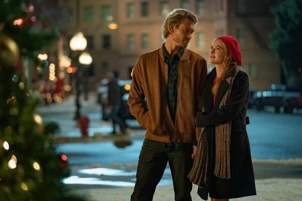 Chad Michael Murray, Britt Robertson - Striptýz pod stromeček - Z filmu