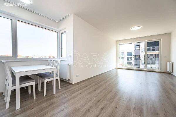 Pronájem bytu 2+kk 56 m², Emy Destinové, Jinočany