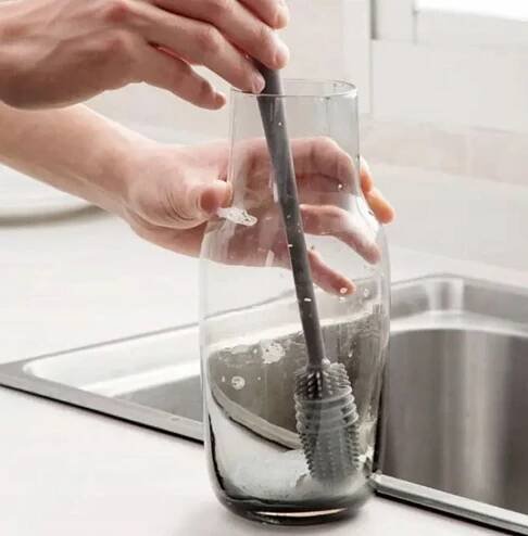 SILIKONOVÝ KARTÁČ NA MYTÍ LAHVÍ SODA STREAM SATURATORA 1 kus za 26.00CZK - Allegro