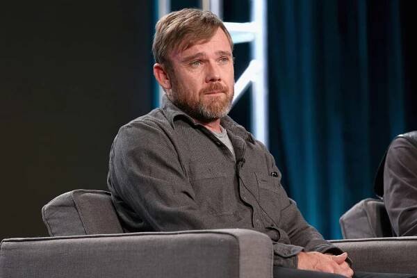 Ricky Schroder apologizes to Costco employee for anti-mask rant