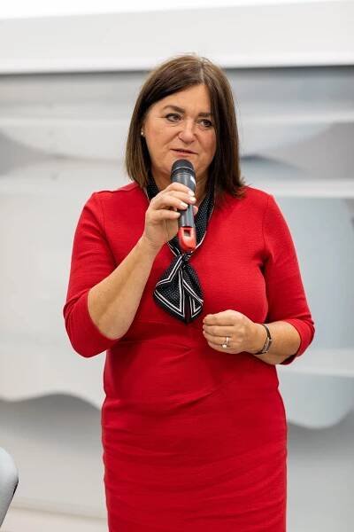 Ministryně Langšádlová navštívila Liberecký kraj, vyzvala k užší spolupráci mezi vědci a firmami