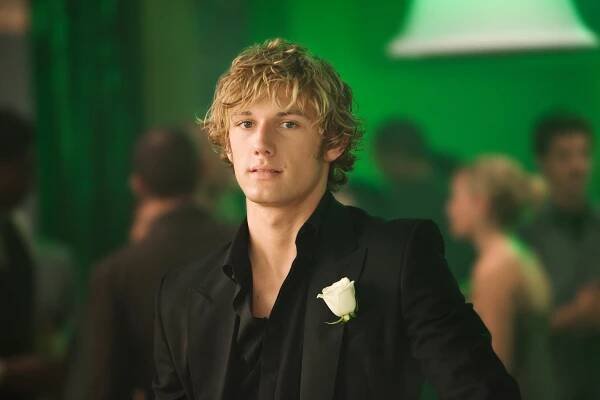 Alex Pettyfer - Netvor (2011), Obrázek #9